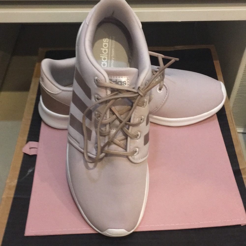 Shoes - Picture 3 of 4